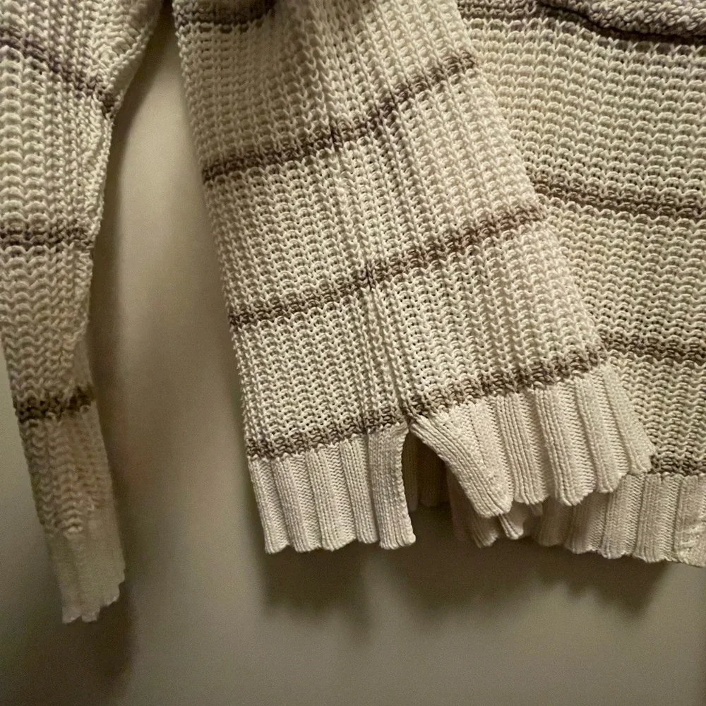 American Eagle Outfitters Crew Neck Sweater - Picture 5 of 7
